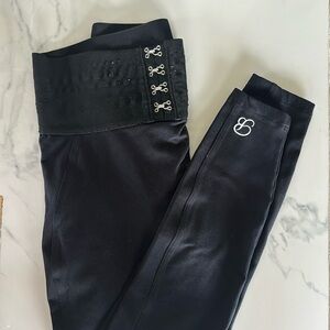 Bombshell cinch black leggings